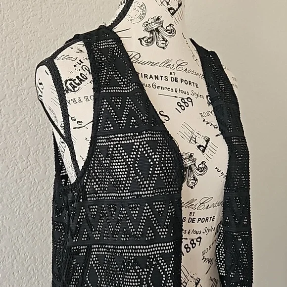 Eyeshadow - Boho sleeveless fringe vest - Picture 4 of 6